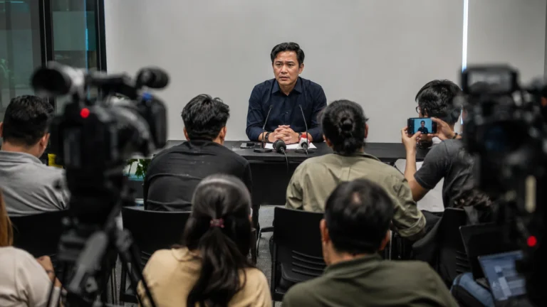 komunikasi krisis organisasi saat menyampaikan pernyataan resmi