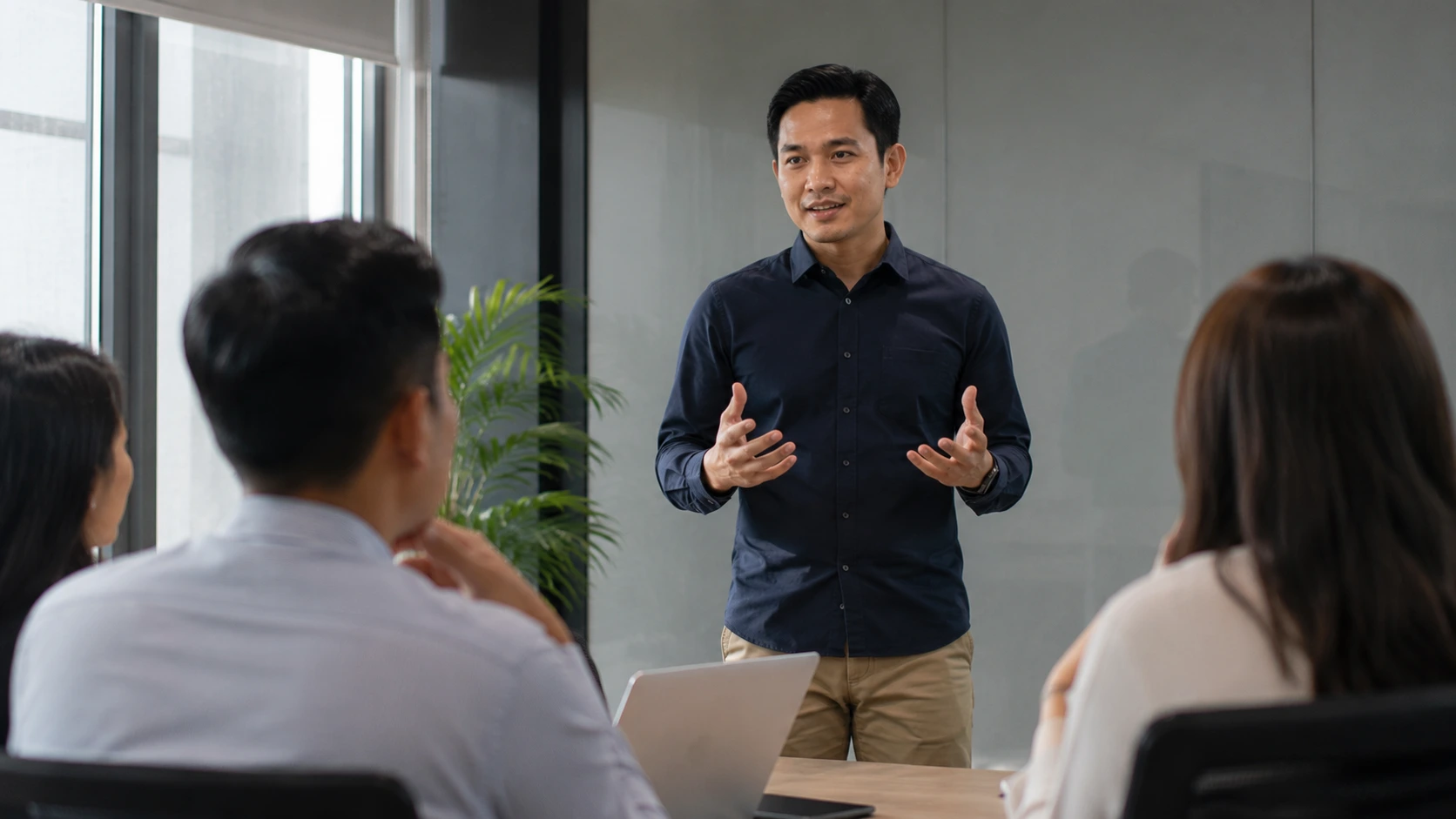 komunikasi nonverbal dalam presentasi profesional